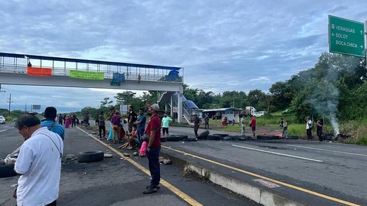 Hace seis días grupos de la comarca Ngäbe-Buglé comenzaron con cierres en la vía interamericana en el oriente de Chiriquí exigiendo la reducción del precio del combustible a $3.00, entre otras demandas al Gobierno.