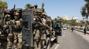 Peor que la pandemia: redadas migratorias paralizan el comercio en Los Ángeles