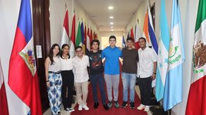 Gobierno otorga 10 becas a estudiantes para Hungría