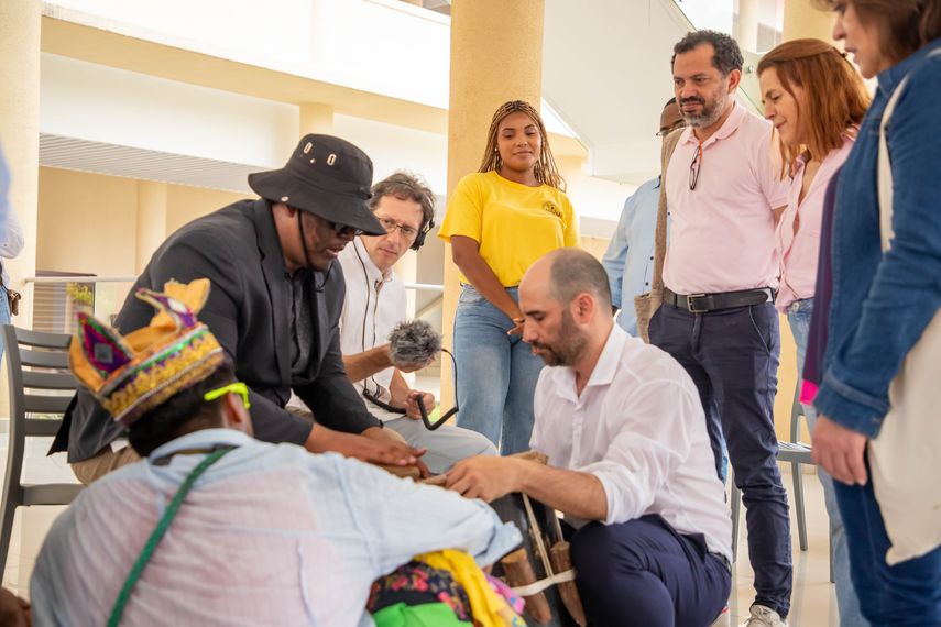 El Centro de Arte y Cultura de Colón fue escenario de un acontecimiento histórico al acoger “Memoria Viva: Importancia de preservar los archivos audiovisuales, fotográficos y sonoros”. El Centro de Arte y Cultura de Colón fue escenario de un acontecimiento histórico al acoger “Memoria Viva: Importancia de preservar los archivos audiovisuales, fotográficos y sonoros”.