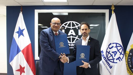 Unidad de Análisis Financiero firma acuerdo para fortalecer lucha contra blanqueo de capitales