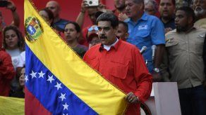 Maduro dice que no le temblará el pulso para castigar rebelión militar