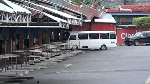 Transportistas de COTRADIN en Chiriquí informaron que el paro estaba contemplado hasta la medianoche del jueves pero todo indica que continuará, mientras sus directivos están en sesión permanente.