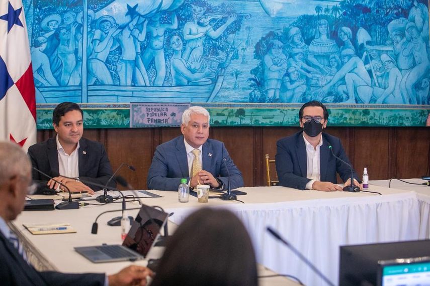 Importantes avances en proyectos de carreteras, centros de salud e instalaciones deportivas fueron detallados por los funcionarios responsables de cada entidad durante la sesión semanal del Consejo de Gabinete de Seguimiento a la Ejecución Presupuestaria.