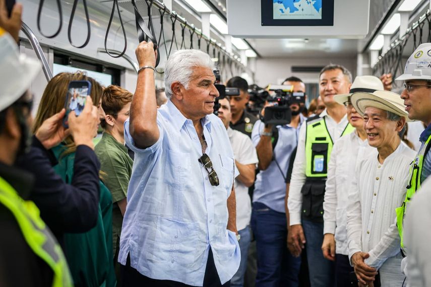 Mulino hizo recorrido de prueba en la Línea 3 del Metro que presenta 77% de avance