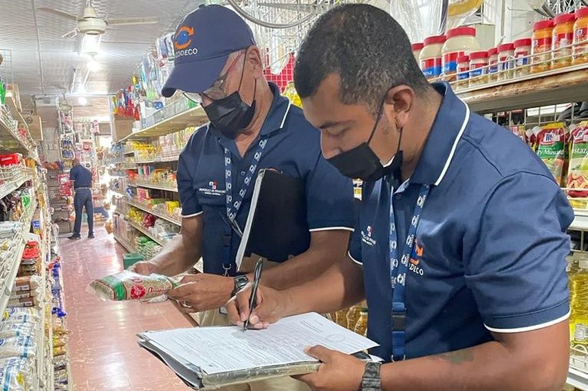 La Autoridad de Protección al Consumidor y Defensa de la Competencia (Acodeco) realizó un operativo especial durante dos sábados, en Panamá Oeste, donde se detectaron 3,954 anomalías en diferentes locales comerciales.