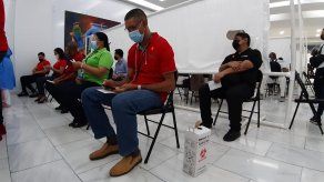 Vacunación para trabajadores de restaurantes y hoteles inicia este martes 6 de julio