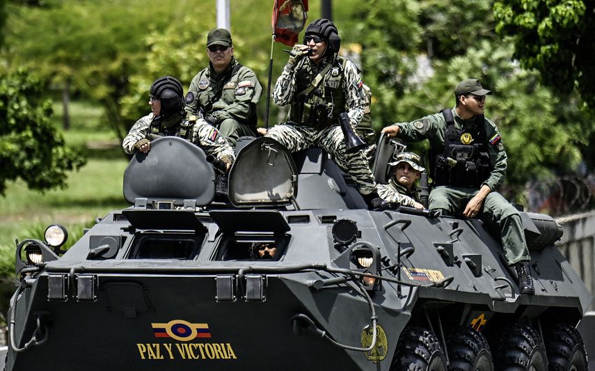 Venezuela advirtió este lunes de un plan de "extremistas" para colocar "explosivos" en la embajada de Estados Unidos (EEUU) en Caracas, en un contexto de creciente tensión entre ambos países por el despliegue militar de Washington en el Caribe. Venezuela advirtió este lunes de un plan de "extremistas" para colocar "explosivos" en la embajada de Estados Unidos (EEUU) en Caracas, en un contexto de creciente tensión entre ambos países por el despliegue militar de Washington en el Caribe.