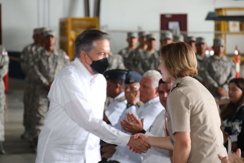 Mediante la Oficina de Cooperación de Defensa Estados Unidos dona a Panamá aeronave de patrullaje King Air 250