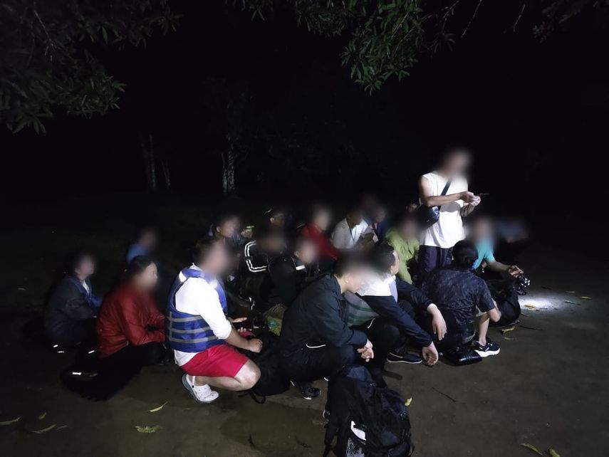 Migrantes de China y Nepal son rescatados en Darién