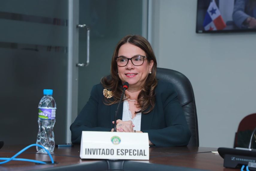 La ministra de Educación (Meduca), Maruja Gorday de Villalobos, solicitó un traslado de partida que suma 5.9 millones de balboas, para reforzar fondos necesarios. La ministra de Educación (Meduca), Maruja Gorday de Villalobos, solicitó un traslado de partida que suma 5.9 millones de balboas, para reforzar fondos necesarios.