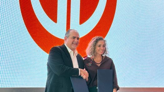 Este lunes, Telemetro y la Autoridad de Turismo de Panamá (ATP) oficializaron un convenio que marca un momento especial tanto para la televisora como para uno de los eventos más queridos del país: el Gran Desfile de las Mil Polleras 2026. Este lunes, Telemetro y la Autoridad de Turismo de Panamá (ATP) oficializaron un convenio que marca un momento especial tanto para la televisora como para uno de los eventos más queridos del país: el Gran Desfile de las Mil Polleras 2026.