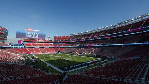 Con el concierto de Bad Bunny como nueva atracción global, el Super Bowl de la NFL se dispone a batir nuevos récords este domingo en el choque entre los New England Patriots y los Seattle Seahawks en Santa Clara, California.