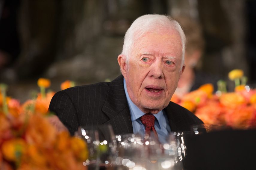 Las banderas nacionales estaban a media asta este lunes en Estados Unidos (EEUU), un día después de la muerte a los 100 años de Jimmy Carter, un expresidente cuyo mandato fue marcado por fracasos, pero cuya vida política como pacificador y filántropo fue unánimemente elogiada. Las banderas nacionales estaban a media asta este lunes en Estados Unidos (EEUU), un día después de la muerte a los 100 años de Jimmy Carter, un expresidente cuyo mandato fue marcado por fracasos, pero cuya vida política como pacificador y filántropo fue unánimemente elogiada.