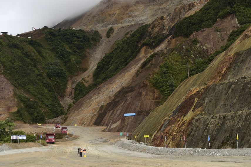 Ecuador declara minería ilegal como amenaza a la seguridad