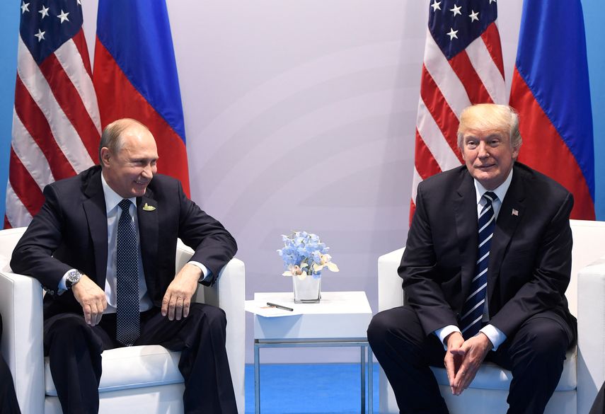 El Kremlin aseguró este lunes que aún es prematuro hablar del lugar de la reunión entre el líder ruso, Vladímir Putin, y el presidente electo de EE.UU., Donald Trump, sobre el arreglo pacífico del conflicto en Ucrania. El Kremlin aseguró este lunes que aún es prematuro hablar del lugar de la reunión entre el líder ruso, Vladímir Putin, y el presidente electo de EE.UU., Donald Trump, sobre el arreglo pacífico del conflicto en Ucrania.