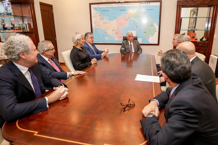 El presidente de la República, José Raúl Mulino, sostuvo una reunión esta mañana con altos directivos de Naturgy, incluyendo al presidente de Naturgy España, Francisco Reynes. El presidente de la República, José Raúl Mulino, sostuvo una reunión esta mañana con altos directivos de Naturgy, incluyendo al presidente de Naturgy España, Francisco Reynes.