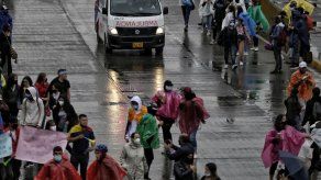 Bloqueos y ataques a misiones médicas escalan protestas en Colombia