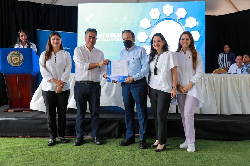 Nito Cortizo sanciona ley que crea el Sistema Nacional de Cuidado de Personas