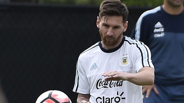 Messi va al banco de suplentes de Argentina contra Panamá