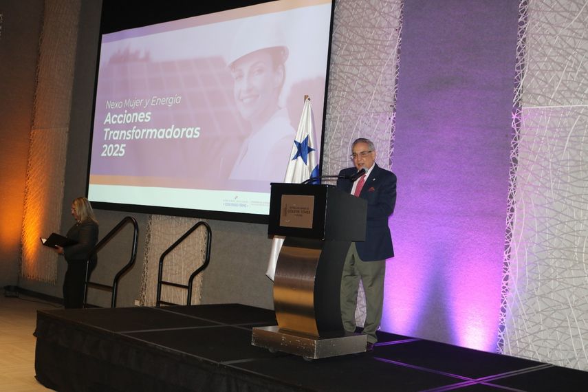 La Secretaría de Energía realizó homenaje a las mujeres. La Secretaría de Energía realizó homenaje a las mujeres.