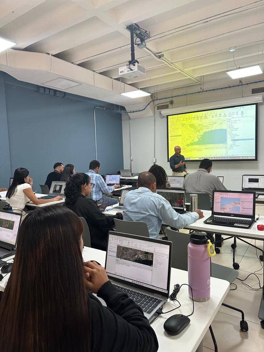 Más de 70 profesionales de Panamá participan de la formación. Más de 70 profesionales de Panamá participan de la formación.