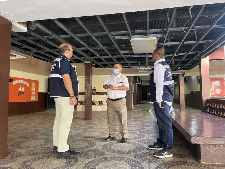 Defensoría verifica condición de las escuelas. Defensoría verifica condición de las escuelas.