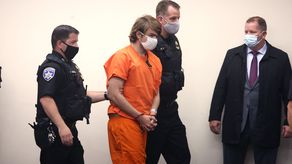 Sospechoso de matanza en supermercado de Nueva York seguirá detenido