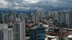 Economistas aplauden decisión de Comisión Europea de sacar a Panamá de lista de blanqueo