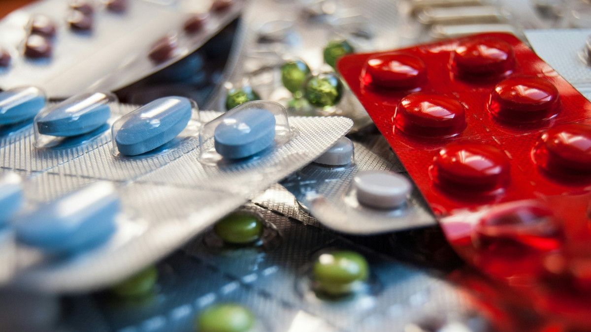 La Caja de Seguro Social (CSS) realizará una licitación pública, por precio único, para la adquisición de 156 renglones de medicamentos antirretrovirales y sustancias controladas, con un valor estimado de B/.58,984,821.54. La Caja de Seguro Social (CSS) realizará una licitación pública, por precio único, para la adquisición de 156 renglones de medicamentos antirretrovirales y sustancias controladas, con un valor estimado de B/.58,984,821.54.