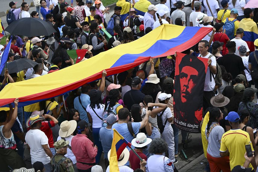 Escasez de medicamentos agrava crisis de salud pública en Colombia Escasez de medicamentos agrava crisis de salud pública en Colombia