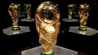 A un mes del inicio del Mundial 2026 de fútbol, la organización de este torneo fuera de lo común ha atravesado numerosas polémicas, desde la participación de Irán, en guerra contra Estados Unidos, hasta los precios considerados exorbitantes de las entradas para los partidos. A un mes del inicio del Mundial 2026 de fútbol, la organización de este torneo fuera de lo común ha atravesado numerosas polémicas, desde la participación de Irán, en guerra contra Estados Unidos, hasta los precios considerados exorbitantes de las entradas para los partidos.