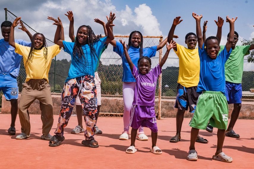 Los Ghetto Kids de Uganda esperan ansiosos bailar con Shakira en el Mundial