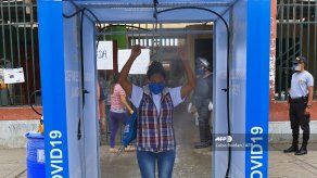 Perú desaconseja el uso de túneles desinfectantes para COVID-19