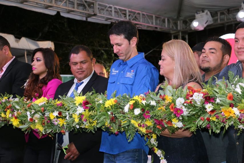 Tierras Altas: Inauguran la Parada de las Flores