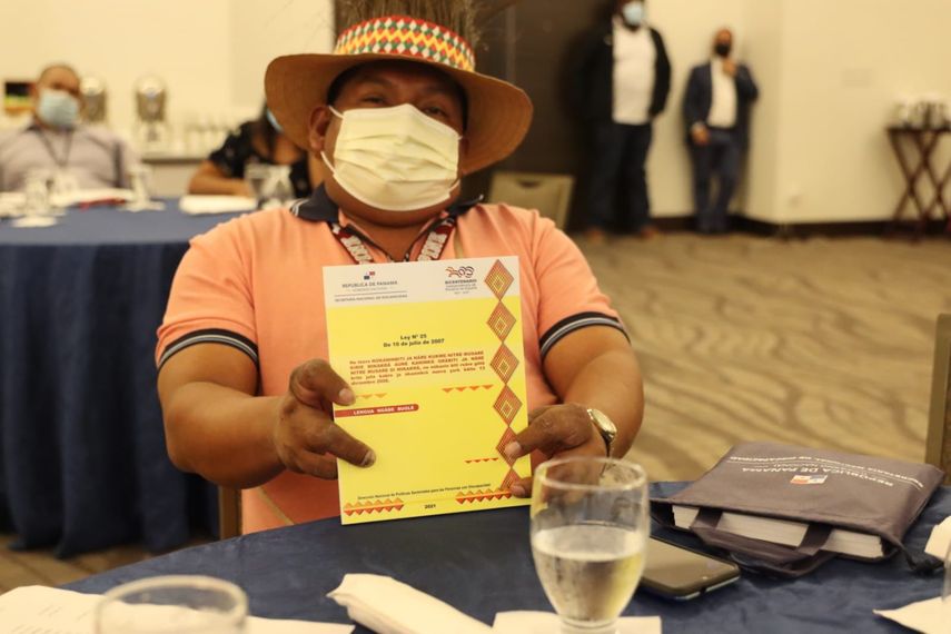 Senadis entregó la convención sobre los derechos de las personas con discapacidad en lengua Ngäbe, Guna Yala y Emberá Wounaan.