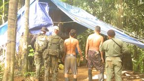 Dos hombres detenidos en Guna Yala por extracción ilegal de mineral. Foto cortesía: MiAmbiente