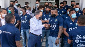 Presidente Cortizo Cohen recibió a los jugadores de la selección nacional de fútbol