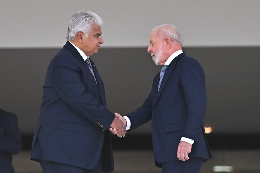 Mulino es recibido por Lula da Silva en Brasil con honores de Estado