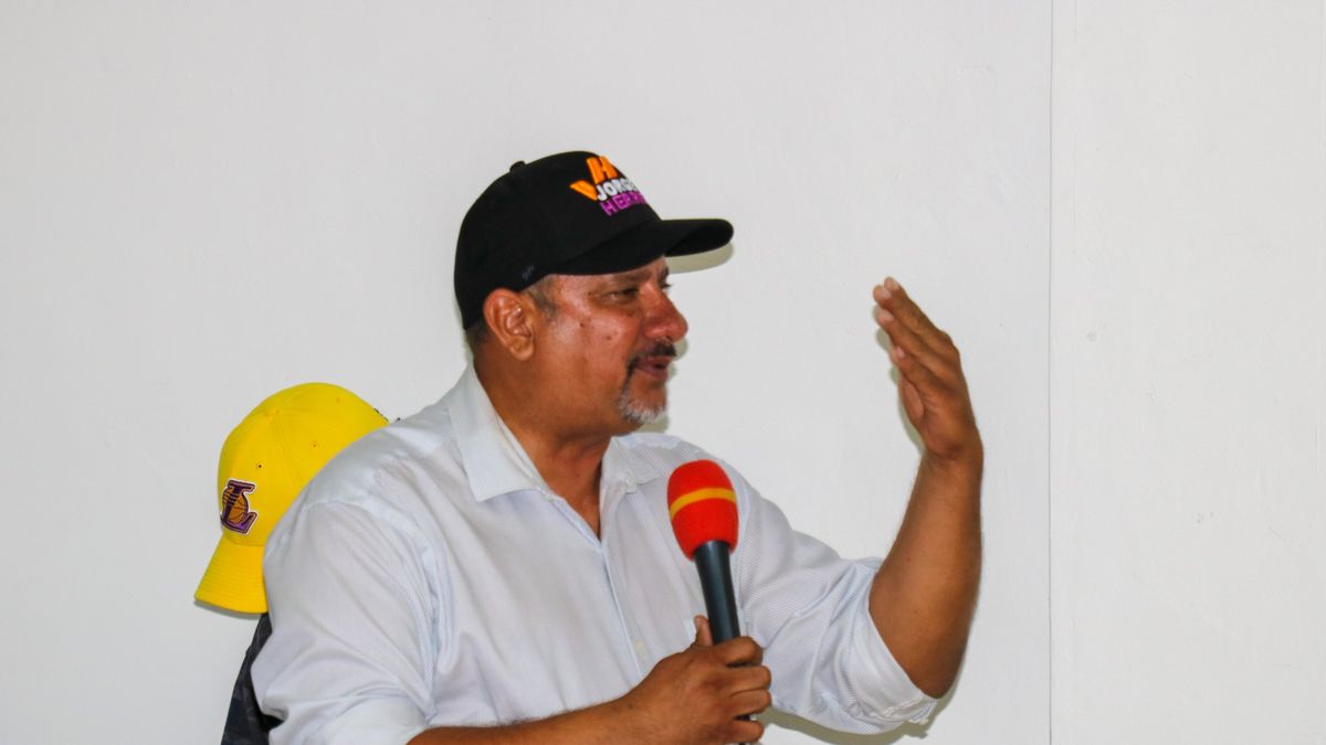 El diputado y presidente de la Asamblea Nacional, Jorge Herrera, fue electo este domingo como nuevo presidente del partido Panameñista, tras lograr la mayoría de los votos. El diputado y presidente de la Asamblea Nacional, Jorge Herrera, fue electo este domingo como nuevo presidente del partido Panameñista, tras lograr la mayoría de los votos.