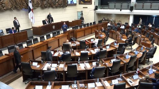 Mulino recomienda al procurador retirar proyecto anticorrupción, diputados reaccionan
