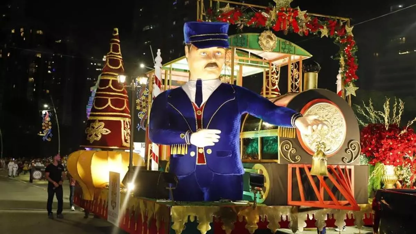 Desfile navideño tendrá música, autos y fuegos artificiales