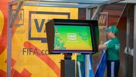 La FIFA planea dar al VAR el poder de revisar los saques de esquina y las segundas tarjetas amarillas en la próxima Copa del Mundo en 2026 en Estados Unidos, México y Canadá, según publica el diario británico The Times. La FIFA planea dar al VAR el poder de revisar los saques de esquina y las segundas tarjetas amarillas en la próxima Copa del Mundo en 2026 en Estados Unidos, México y Canadá, según publica el diario británico The Times.