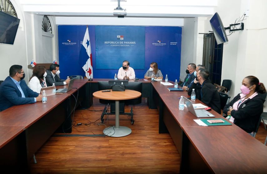 Este martes 31 de mayo se realizó una reunión en la sede del Ministerio de Salud (Minsa), para conocer los resultados de las diversas mesas de trabajo, que trabajan propuestas para una nueva Ley de Medicamentos.