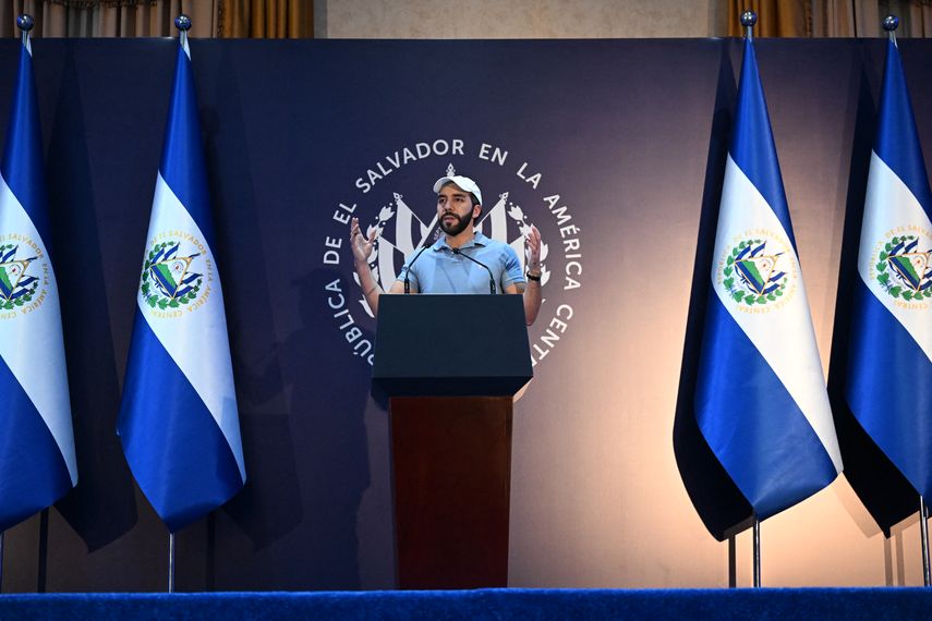 Al borde de la extinción, el partido de la exguerrilla izquierdista FMLN lucha por mantenerse en el escenario político de El Salvador, hegemonizado por el reelegido presidente Nayib Bukele. Al borde de la extinción, el partido de la exguerrilla izquierdista FMLN lucha por mantenerse en el escenario político de El Salvador, hegemonizado por el reelegido presidente Nayib Bukele.