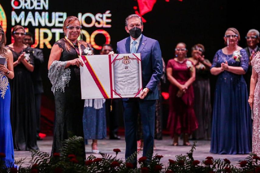Los educadores y centros educativos distinguidos de Panam&aacute; les fueron otorgados, adem&aacute;s de la medalla, un pergamino a cada uno.
