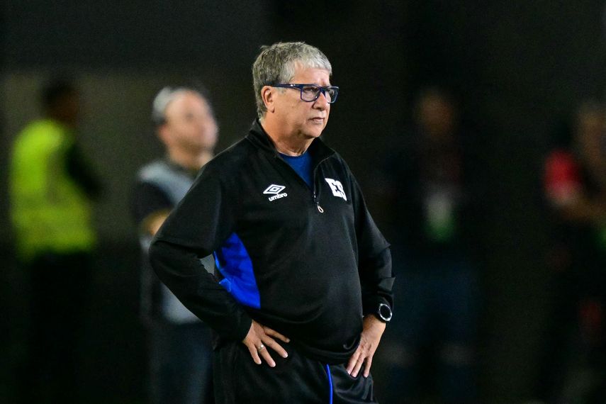 El colombiano Hernán Darío Bolillo Gómez agradeció este miércoles su continuidad como seleccionador de fútbol de El Salvador