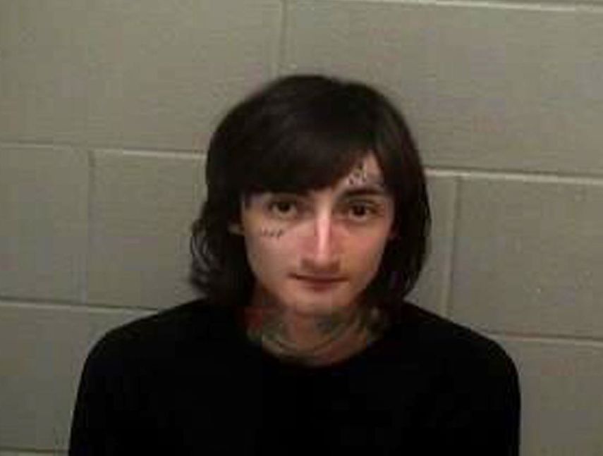 Después de ser detenido el lunes por la noche cerca de Chicago, fue interrogado por la policía de Highland Park.