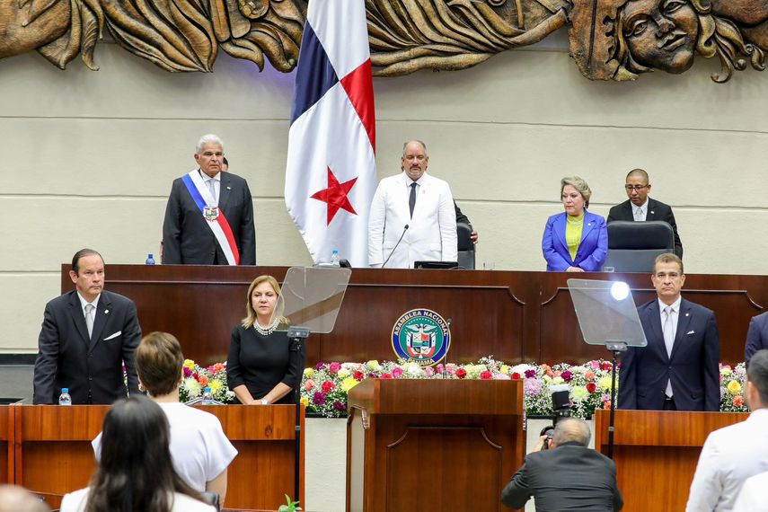 Al cumplirse su primer año de mandato, el presidente de la República, José Raúl Mulino, ofreció un balance de gestión enfocado en reformas estructurales, infraestructura social, reactivación económica y el fortalecimiento institucional, con un llamado a la unidad nacional y a la defensa de la democracia. Al cumplirse su primer año de mandato, el presidente de la República, José Raúl Mulino, ofreció un balance de gestión enfocado en reformas estructurales, infraestructura social, reactivación económica y el fortalecimiento institucional, con un llamado a la unidad nacional y a la defensa de la democracia.