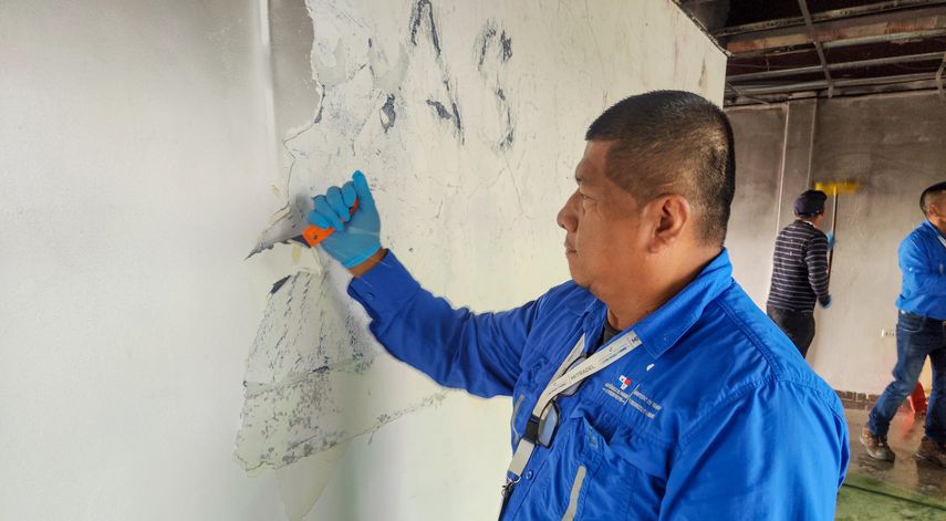 Personal de Mitradel contribuye en labores de limpieza en el aeropuerto de Changuinola. Personal de Mitradel contribuye en labores de limpieza en el aeropuerto de Changuinola.